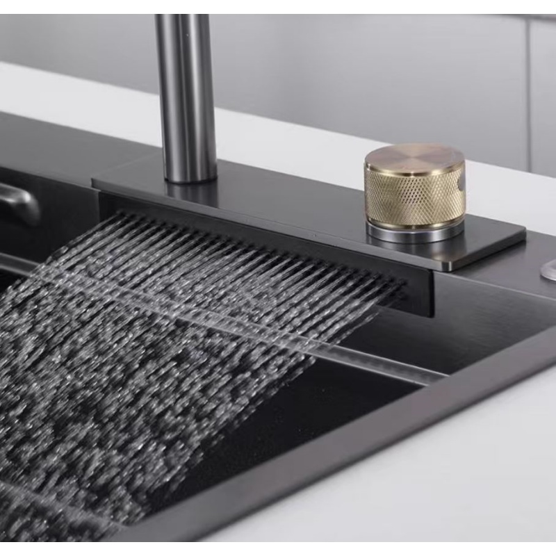 Il rubinetto Flying Rain emett - Kitchen Gadgets Luxury recensione e prezzo