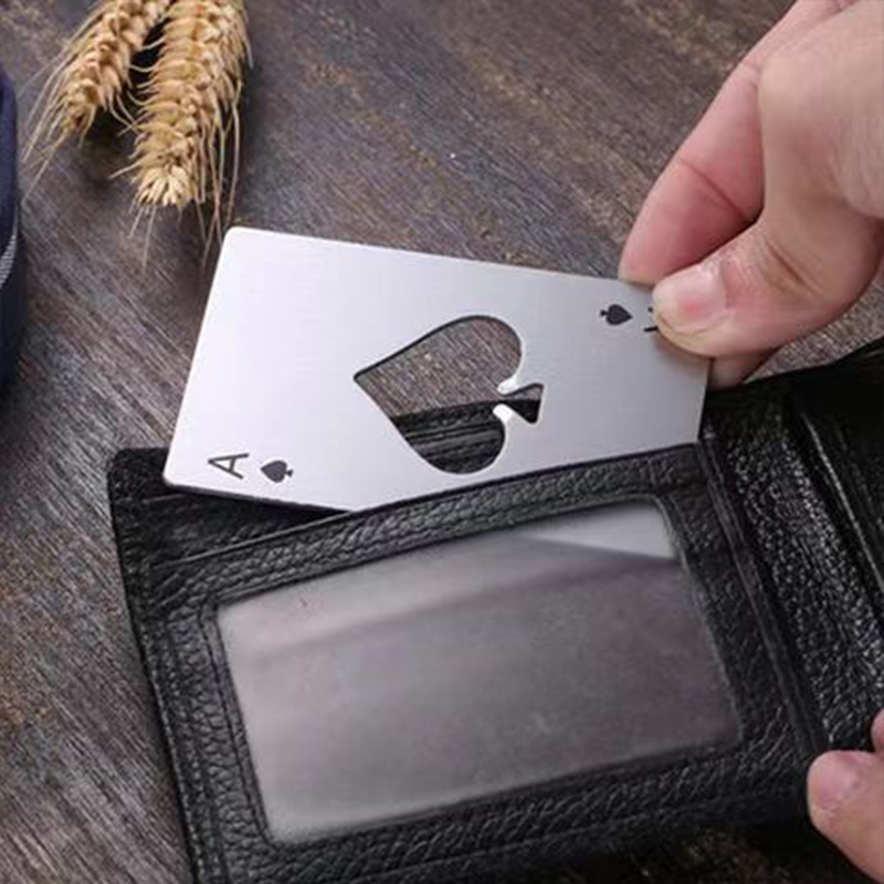 Apribottiglie per birra Poker  - Quirky Kitchen Gadgets recensione e prezzo
