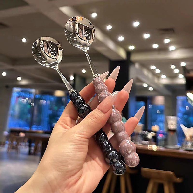 Cucchiaio con manico di perle  - Quirky Kitchen Gadgets recensione e prezzo